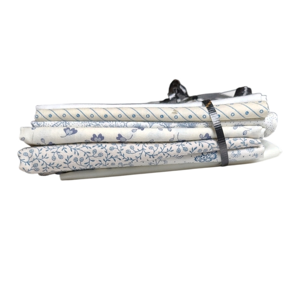 Vintage Floral Blue and White English Pattern Quilting Fabric Bundle Set